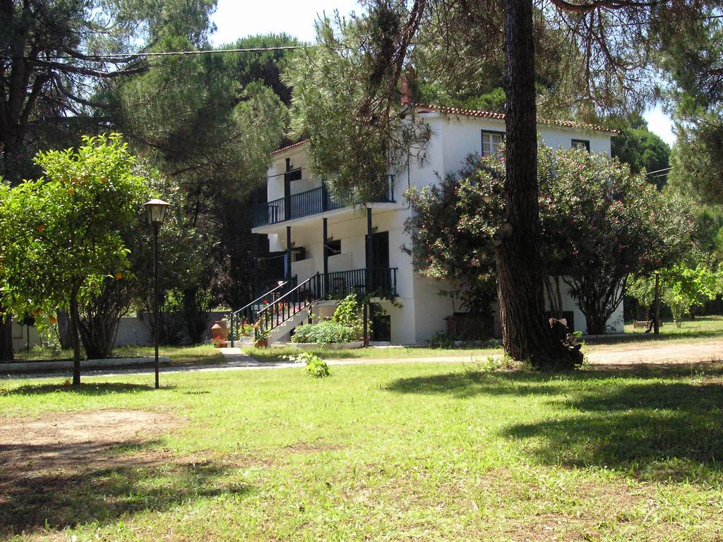 Strophilia Apartments Koukounaries Exterior photo